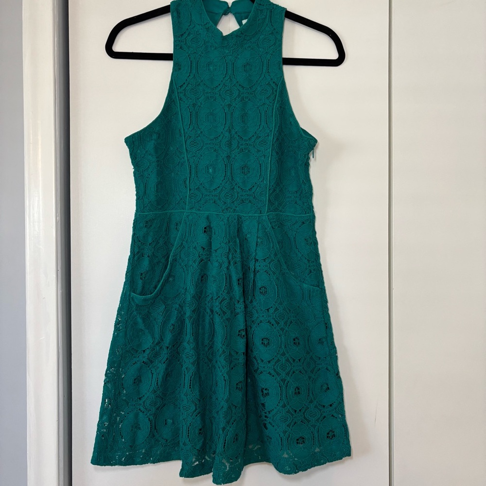 Kimchi Blue Women’s Jackie High Neck Lace Dress Teal Size 2